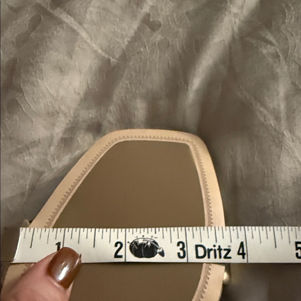 Naturalizer Elegant Gold Women's Sandals - Picture 7 of 8